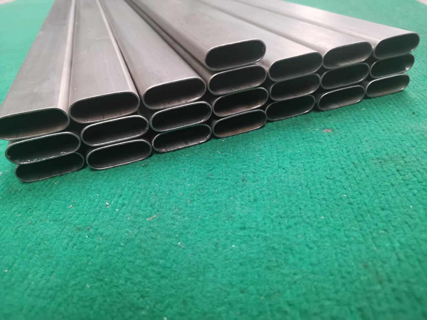 Tube ovale en titane Grade5 ASTM B861 ASTM B338